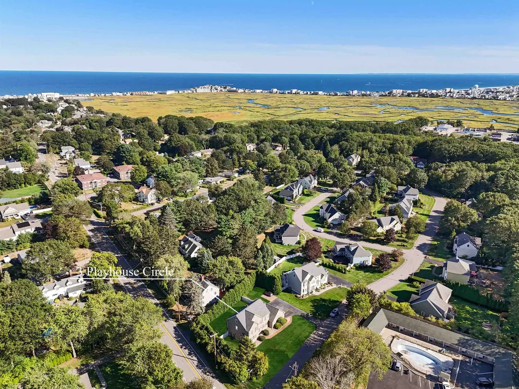 3 Playhouse Circle Hampton NH 03842