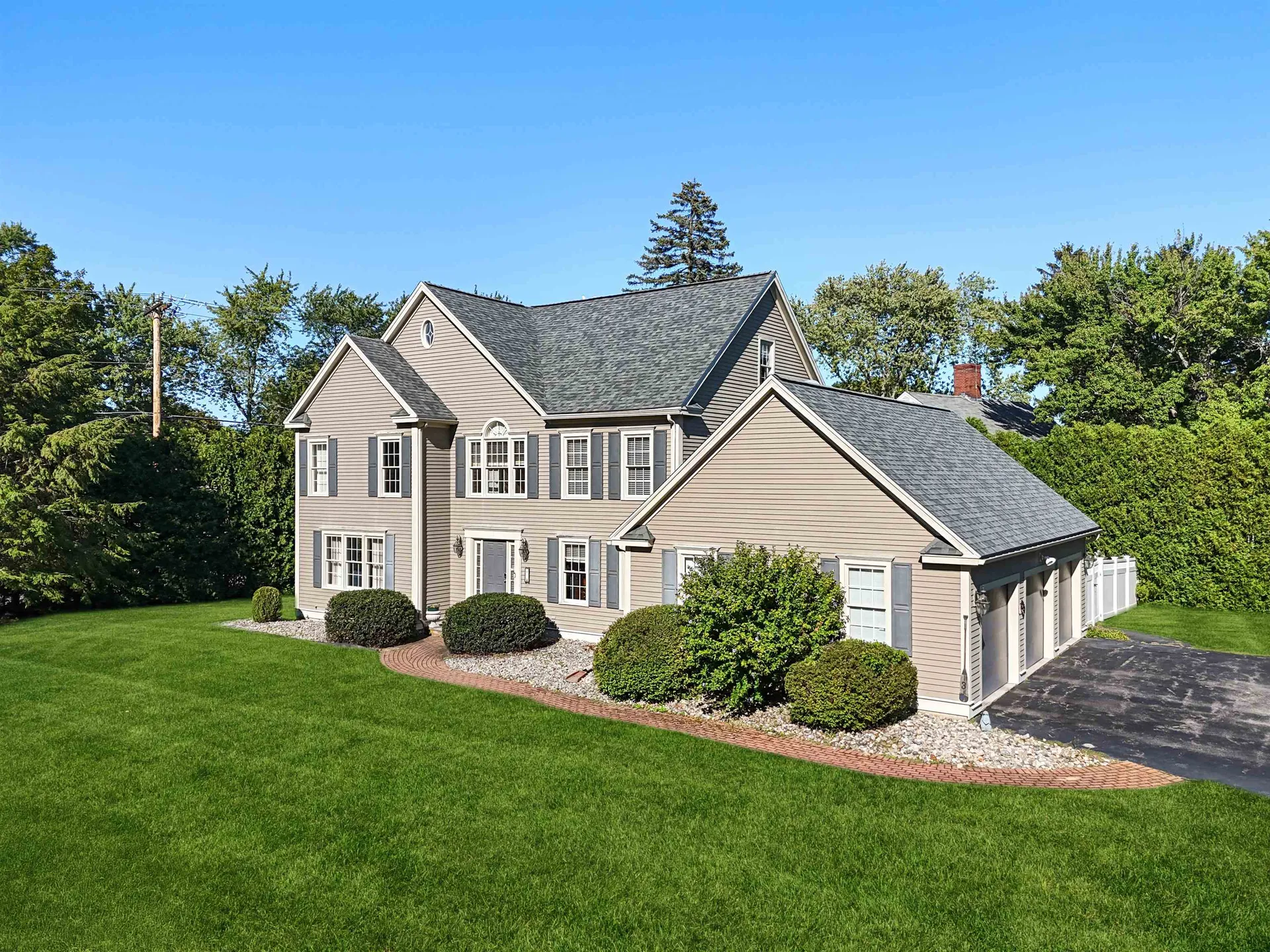 3 Playhouse Circle Hampton NH 03842