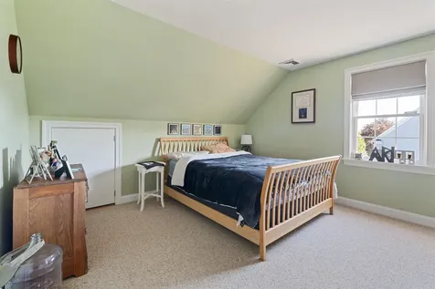 3 Playhouse Circle Hampton NH 03842