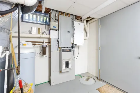 3 Playhouse Circle Hampton NH 03842