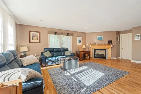 3 Playhouse Circle Hampton NH 03842