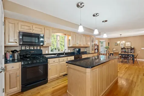 3 Playhouse Circle Hampton NH 03842