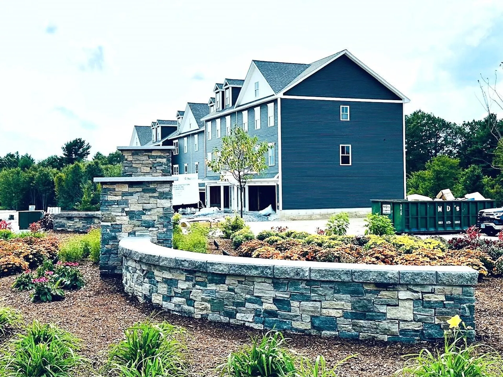 3 Elise Avenue Londonderry NH 03053