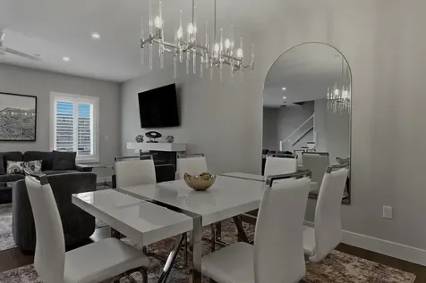 3 Elise Avenue Londonderry NH 03053