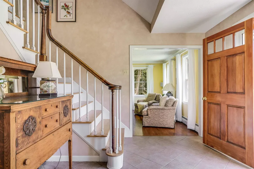 12 Crestwood Court Amherst NH 03031