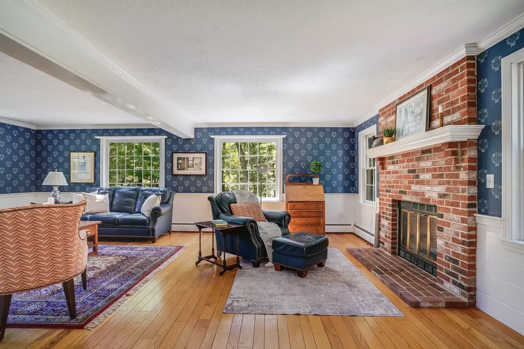 12 Crestwood Court Amherst NH 03031