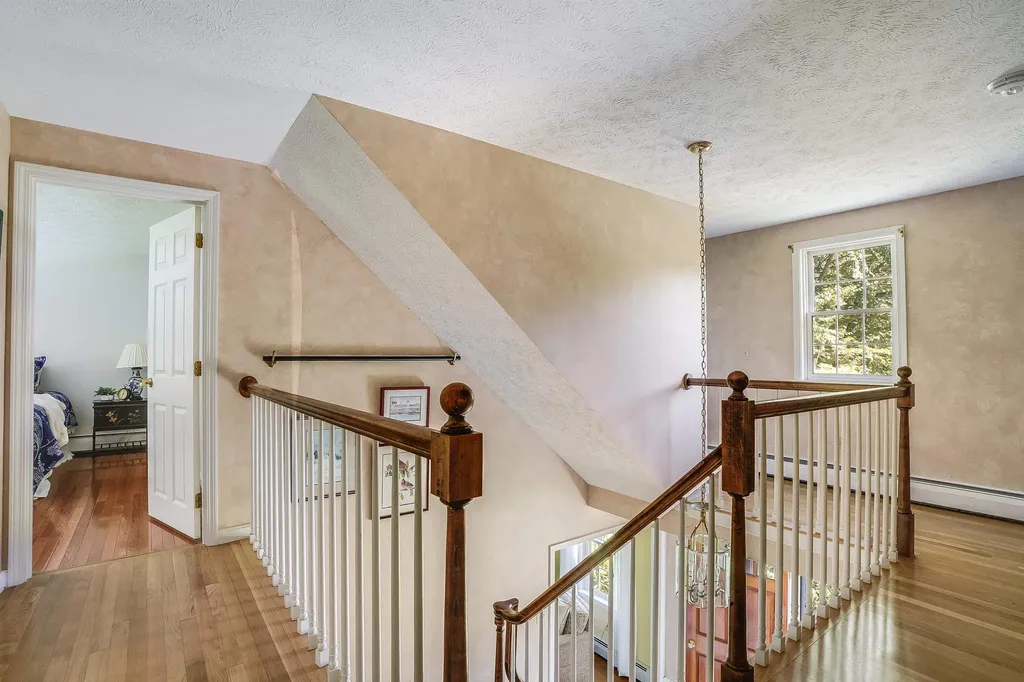 12 Crestwood Court Amherst NH 03031