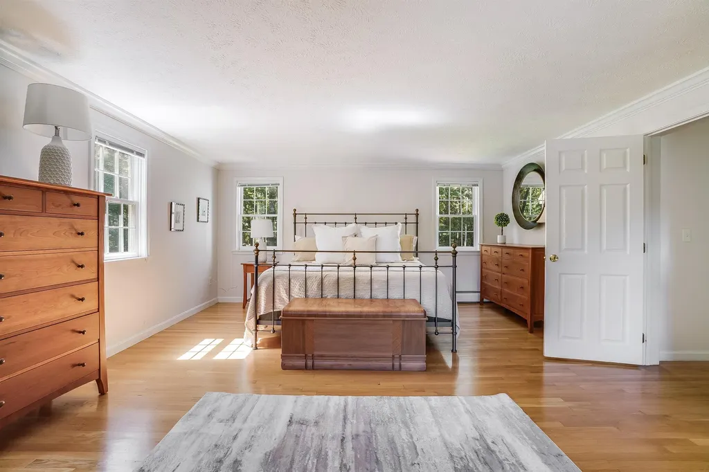 12 Crestwood Court Amherst NH 03031