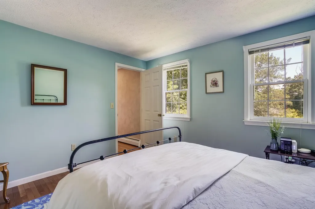 12 Crestwood Court Amherst NH 03031