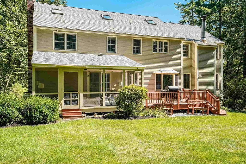 12 Crestwood Court Amherst NH 03031