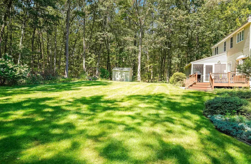 12 Crestwood Court Amherst NH 03031