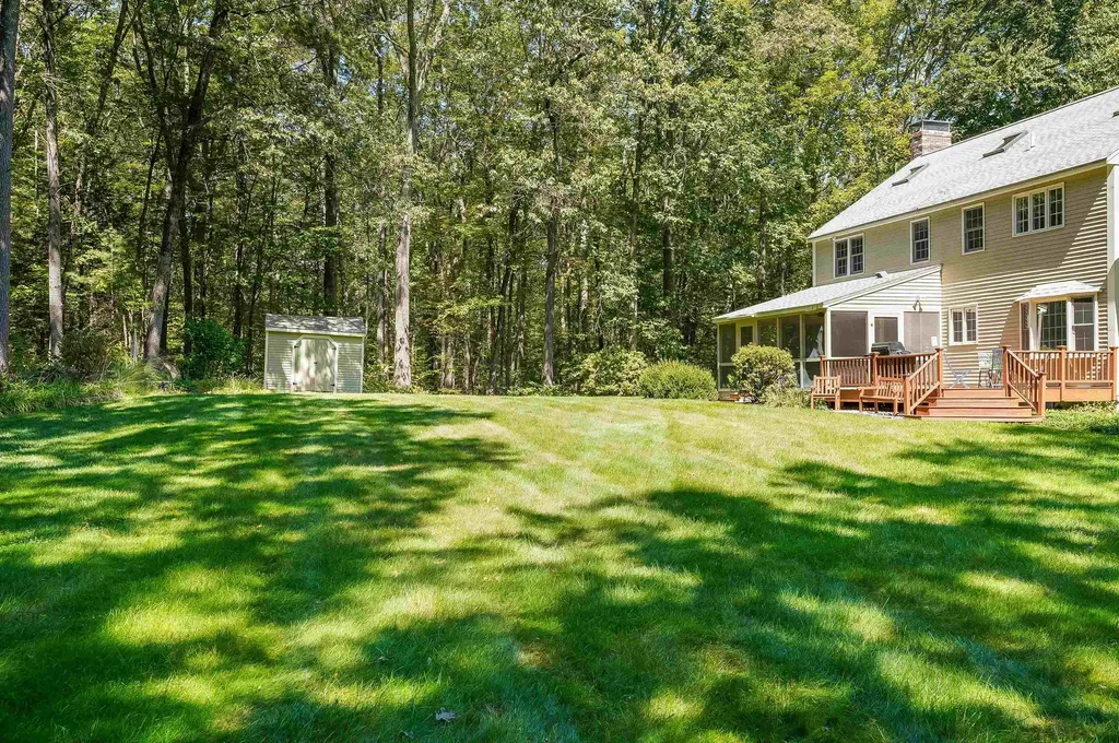 12 Crestwood Court Amherst NH 03031