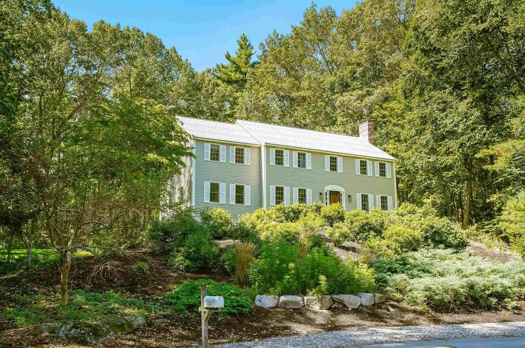 12 Crestwood Court Amherst NH 03031