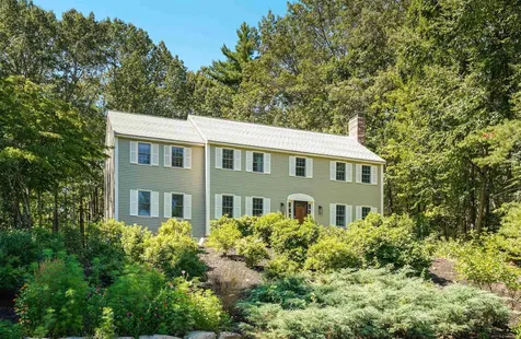 12 Crestwood Court Amherst NH 03031