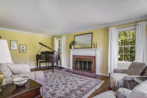 12 Crestwood Court Amherst NH 03031