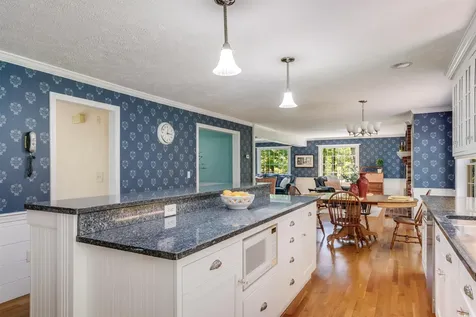 12 Crestwood Court Amherst NH 03031
