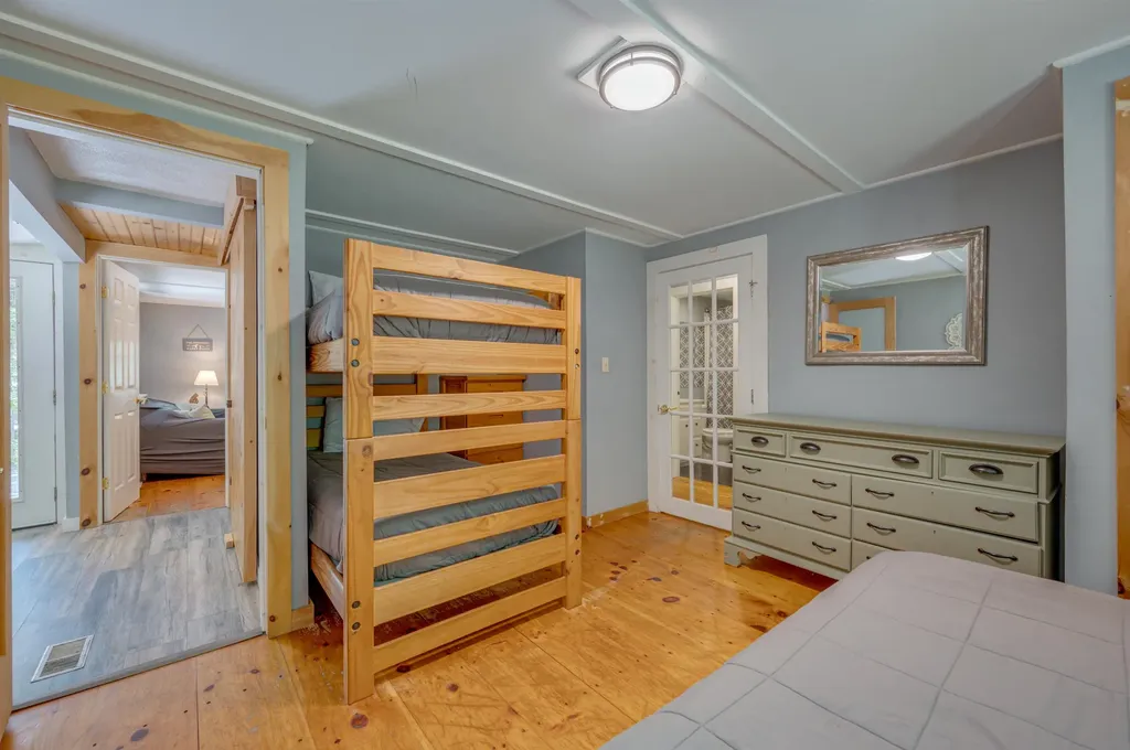13 Twin Oaks Road Sutton NH 03221