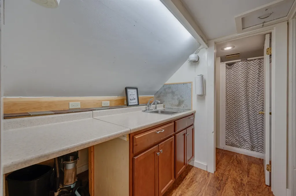 13 Twin Oaks Road Sutton NH 03221