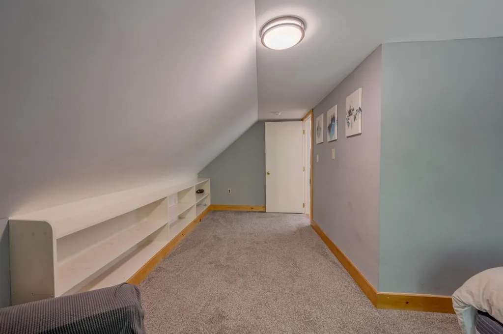 13 Twin Oaks Road Sutton NH 03221