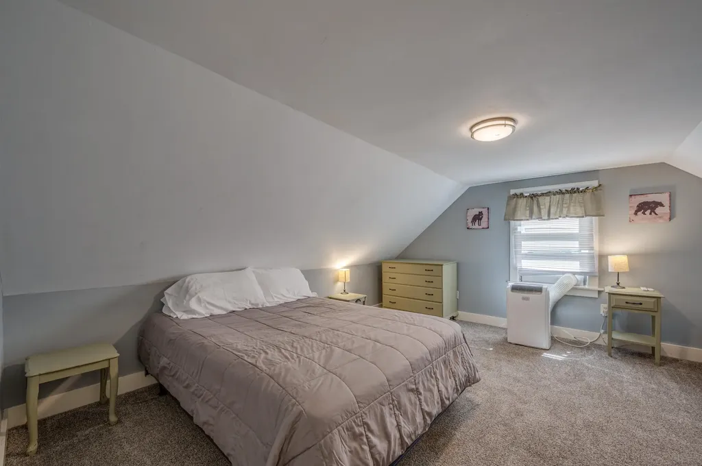 13 Twin Oaks Road Sutton NH 03221