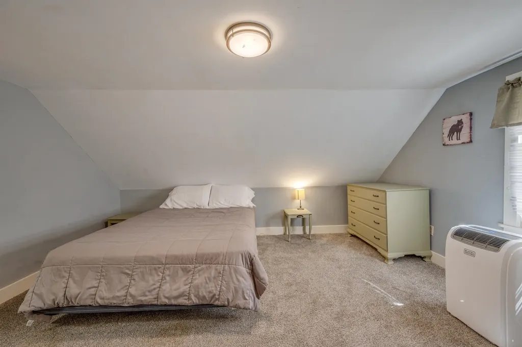 13 Twin Oaks Road Sutton NH 03221