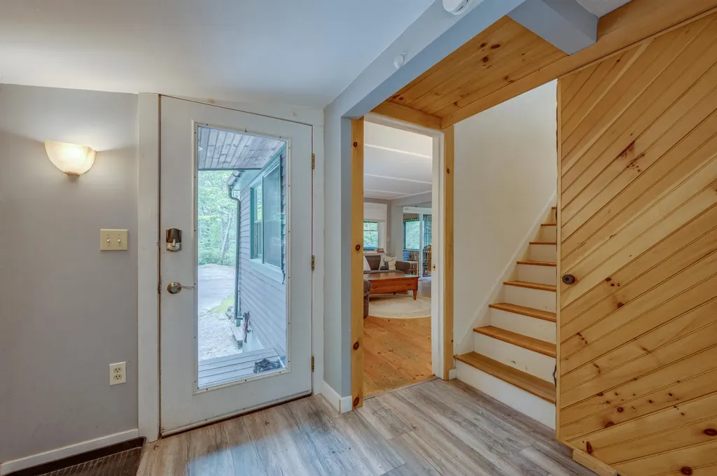 13 Twin Oaks Road Sutton NH 03221