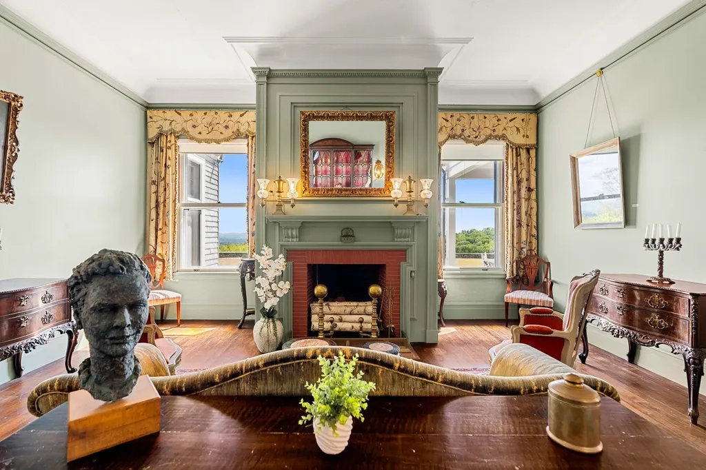 4 Windmill Hill Road Dublin NH 03444