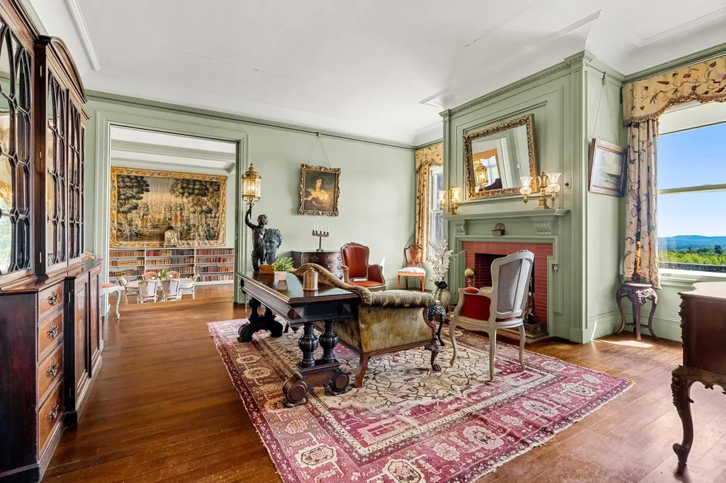 4 Windmill Hill Road Dublin NH 03444