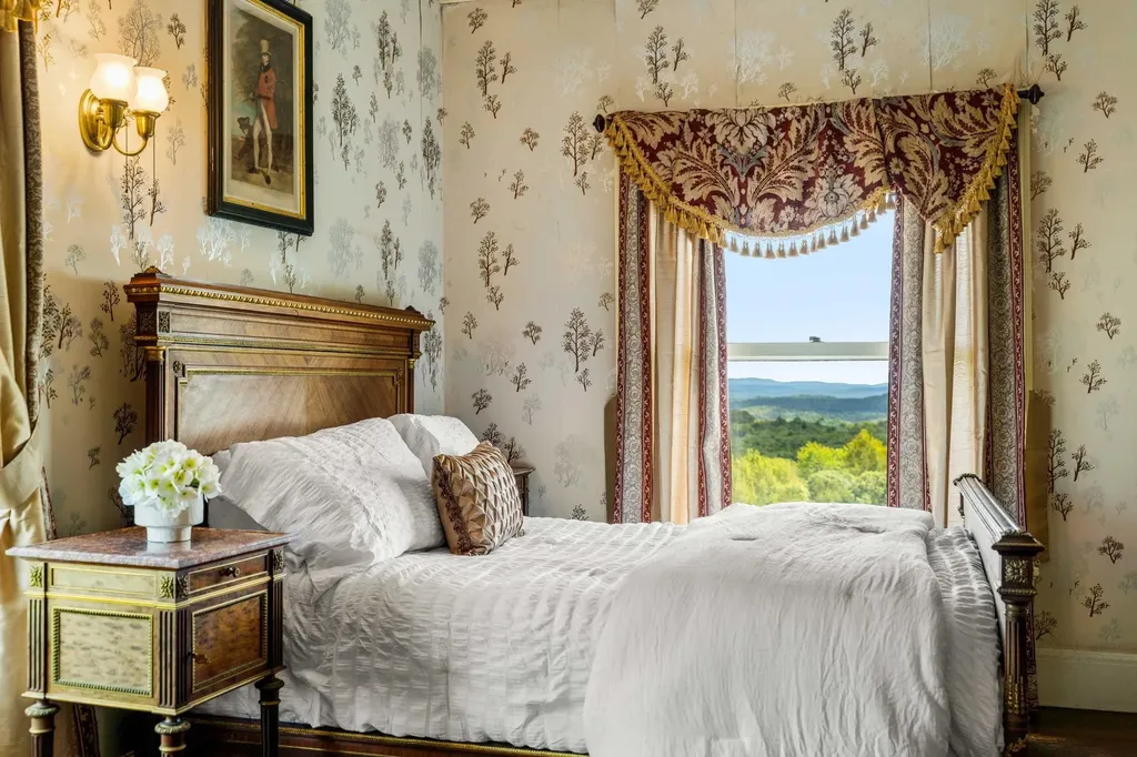 4 Windmill Hill Road Dublin NH 03444