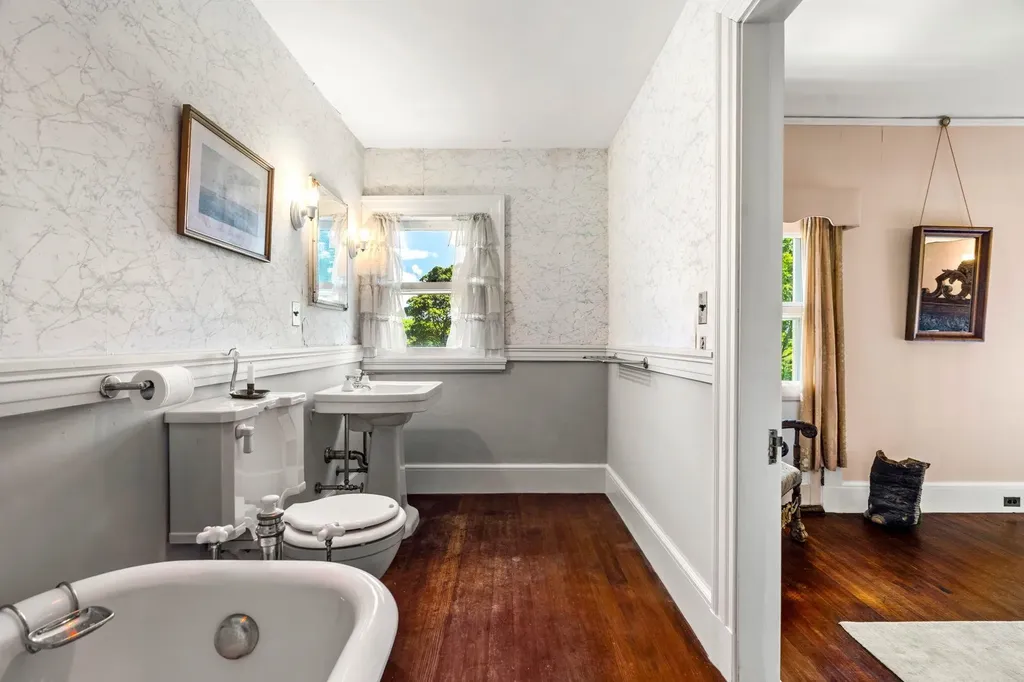 4 Windmill Hill Road Dublin NH 03444