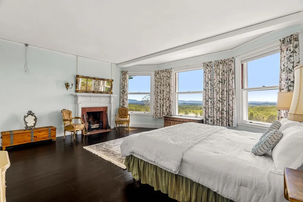 4 Windmill Hill Road Dublin NH 03444