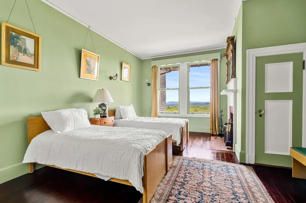 4 Windmill Hill Road Dublin NH 03444