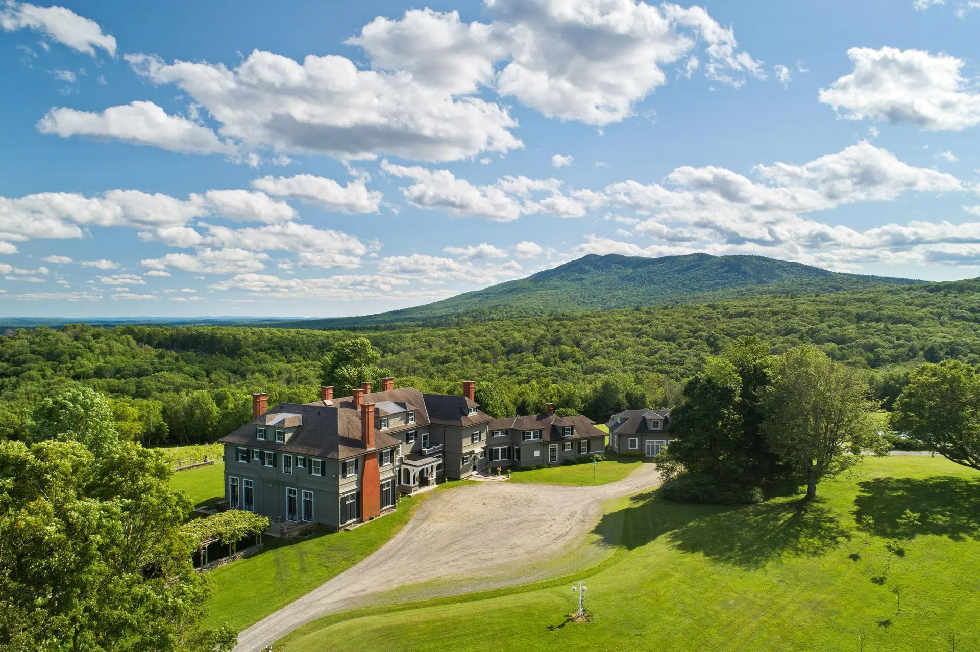 4 Windmill Hill Road Dublin NH 03444