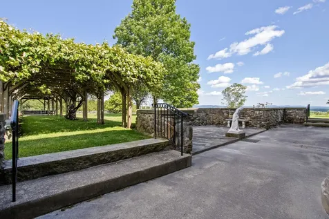 4 Windmill Hill Road Dublin NH 03444