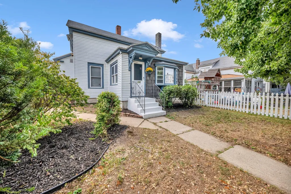 156 Joliette Street Manchester NH 03102