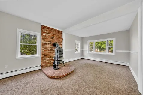 156 Joliette Street Manchester NH 03102