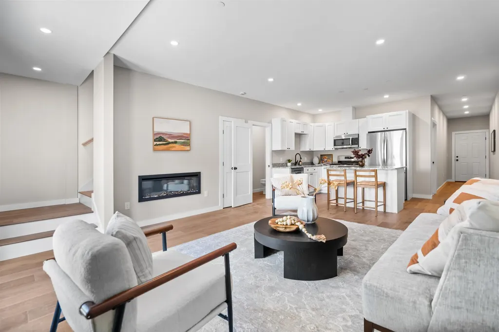 4 Tanager Circle Concord NH 03301