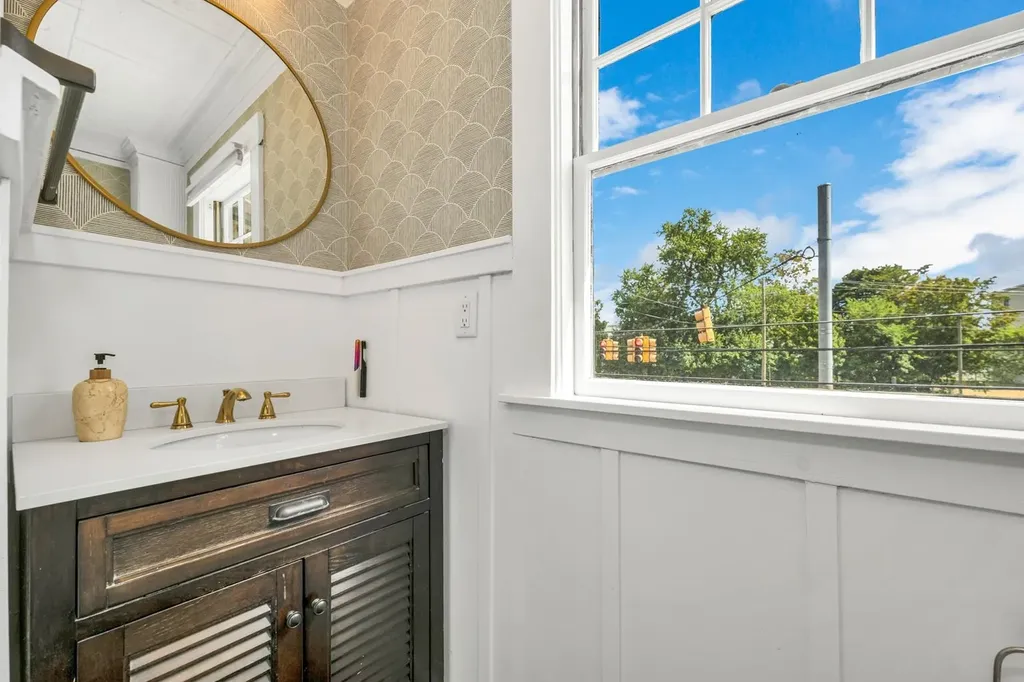 86 Wakefield Street Rochester NH 03867