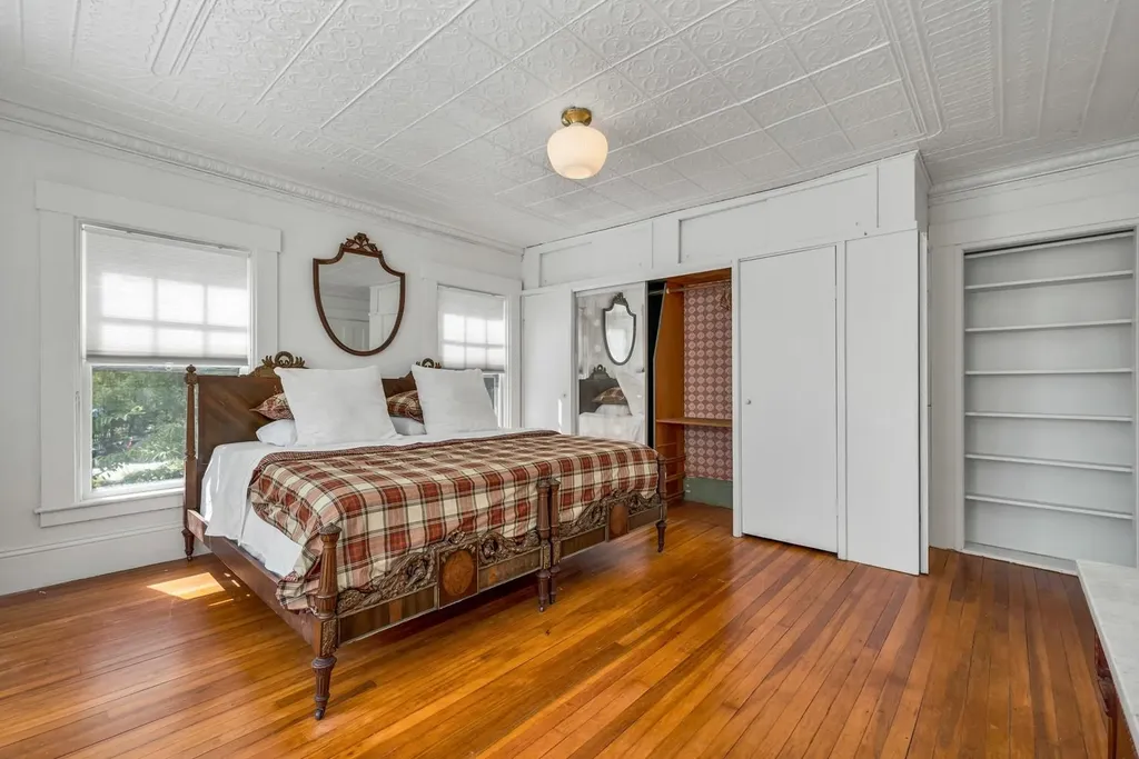 86 Wakefield Street Rochester NH 03867