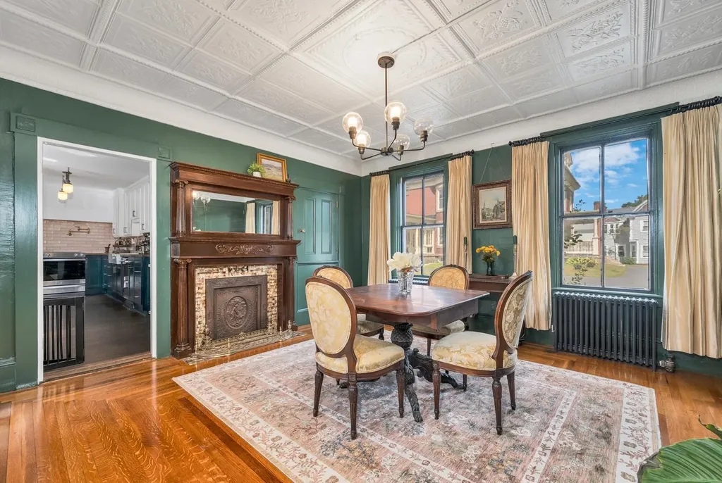 86 Wakefield Street Rochester NH 03867