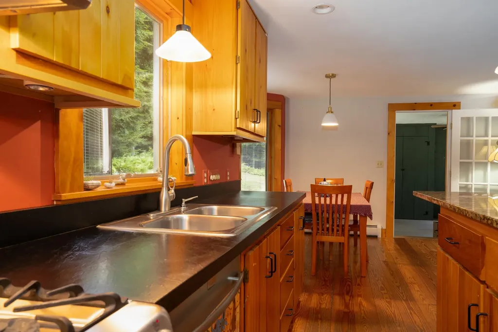 282 Melendy Hill Road Londonderry VT 05155
