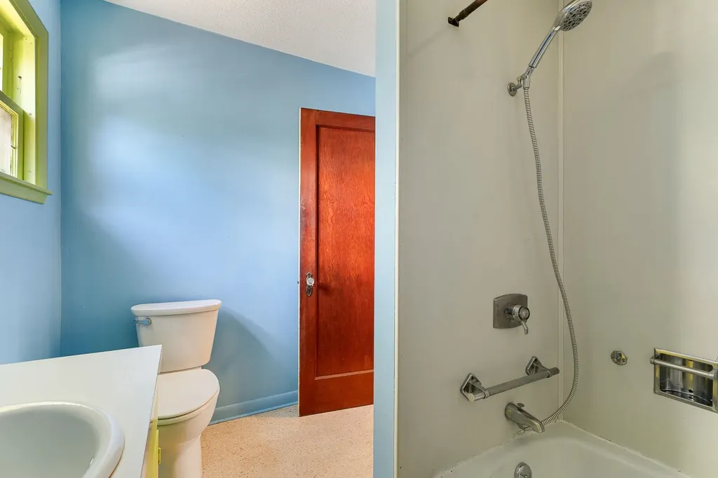 135 Charlotte Street Burlington VT 05401