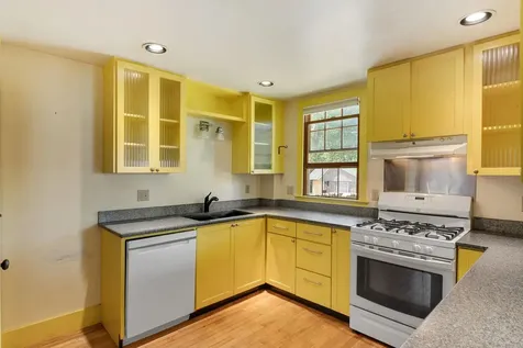 135 Charlotte Street Burlington VT 05401