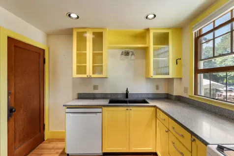 135 Charlotte Street Burlington VT 05401