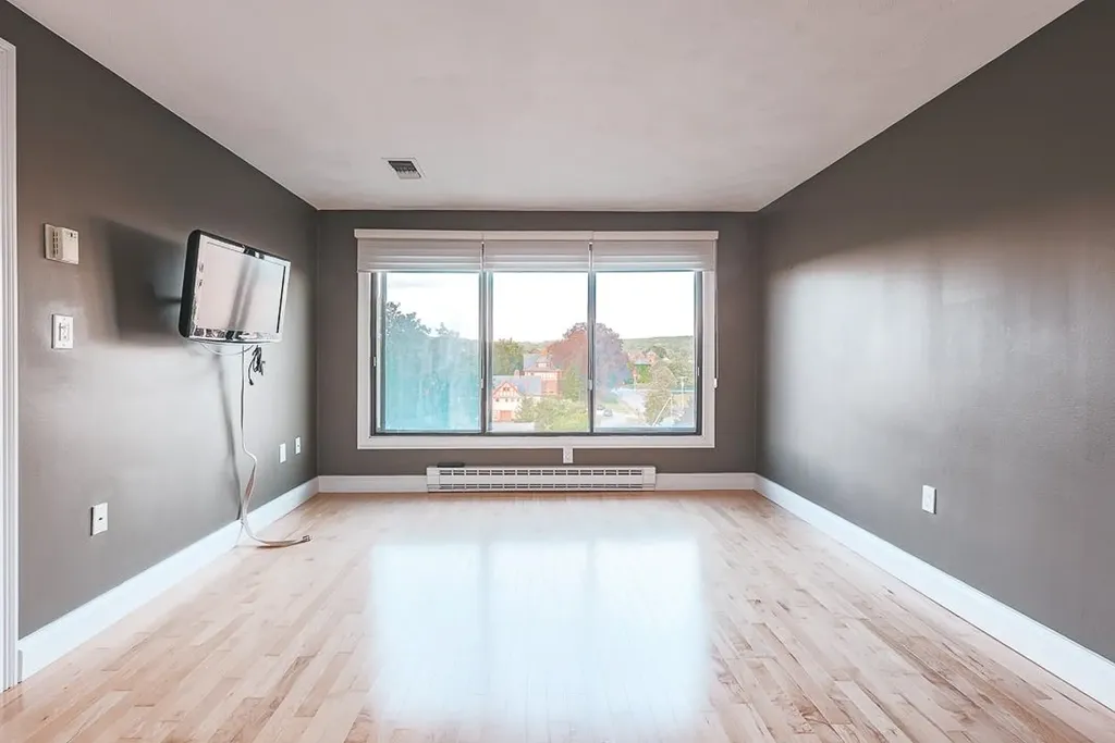 55 River Road Manchester NH 03104