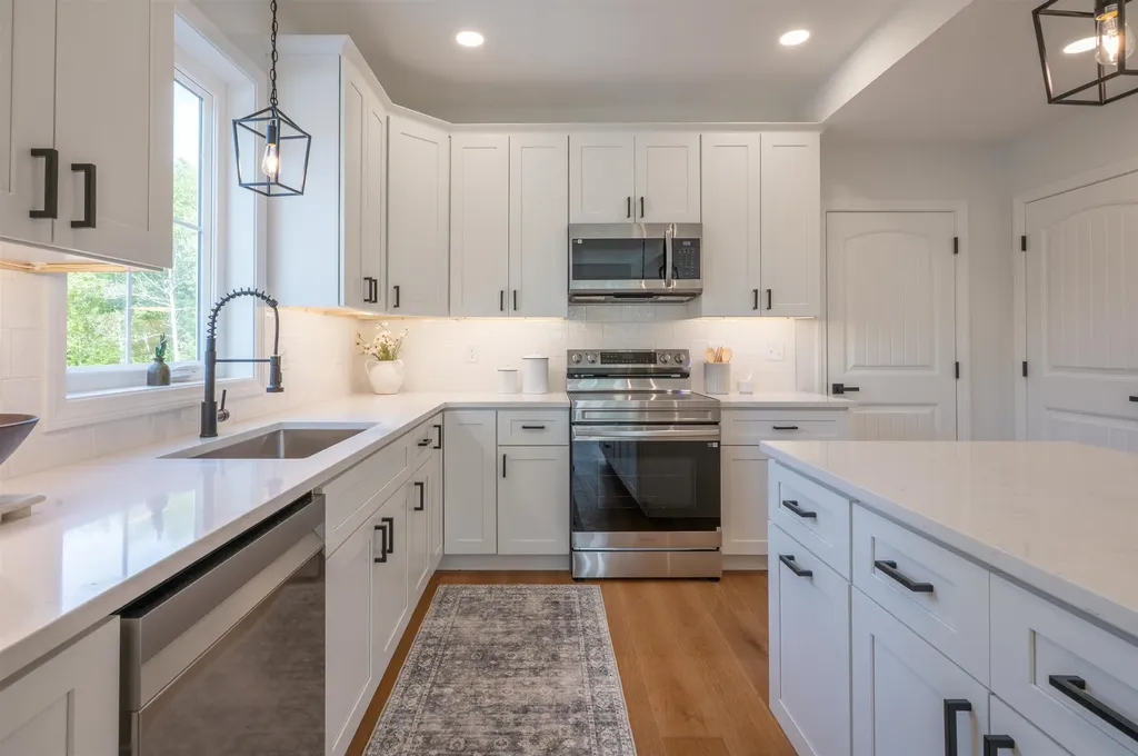 109 Vail Road Barnstead NH 03225