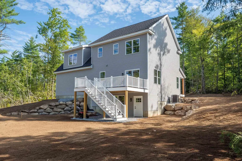 109 Vail Road Barnstead NH 03225