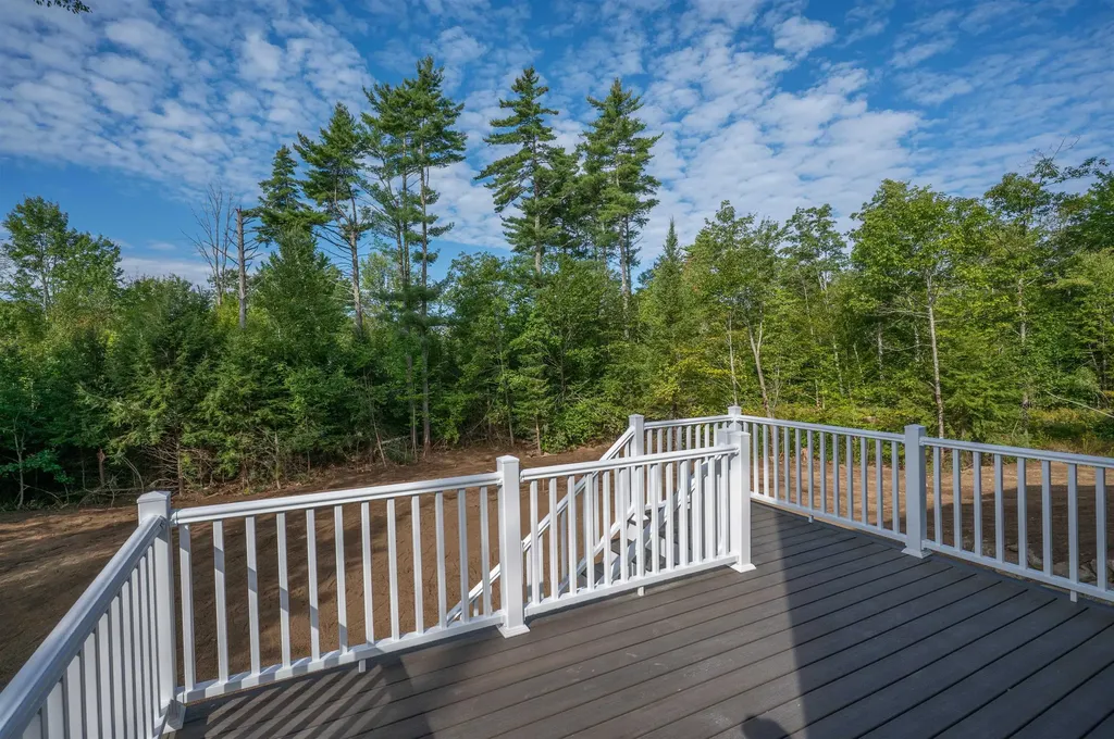 109 Vail Road Barnstead NH 03225