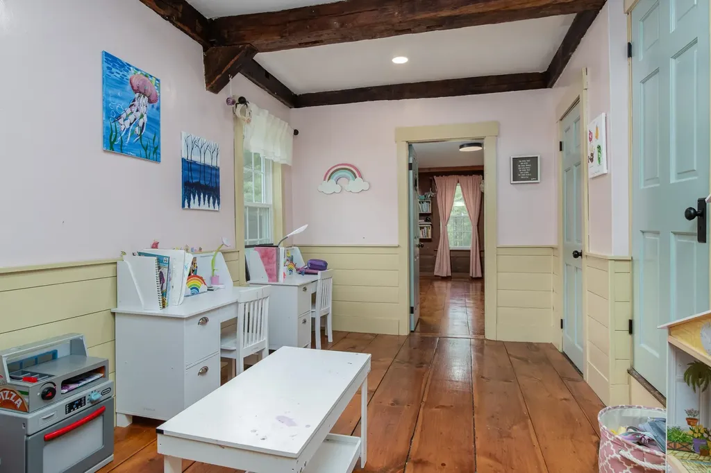 24 Deerfield Road Allenstown NH 03275