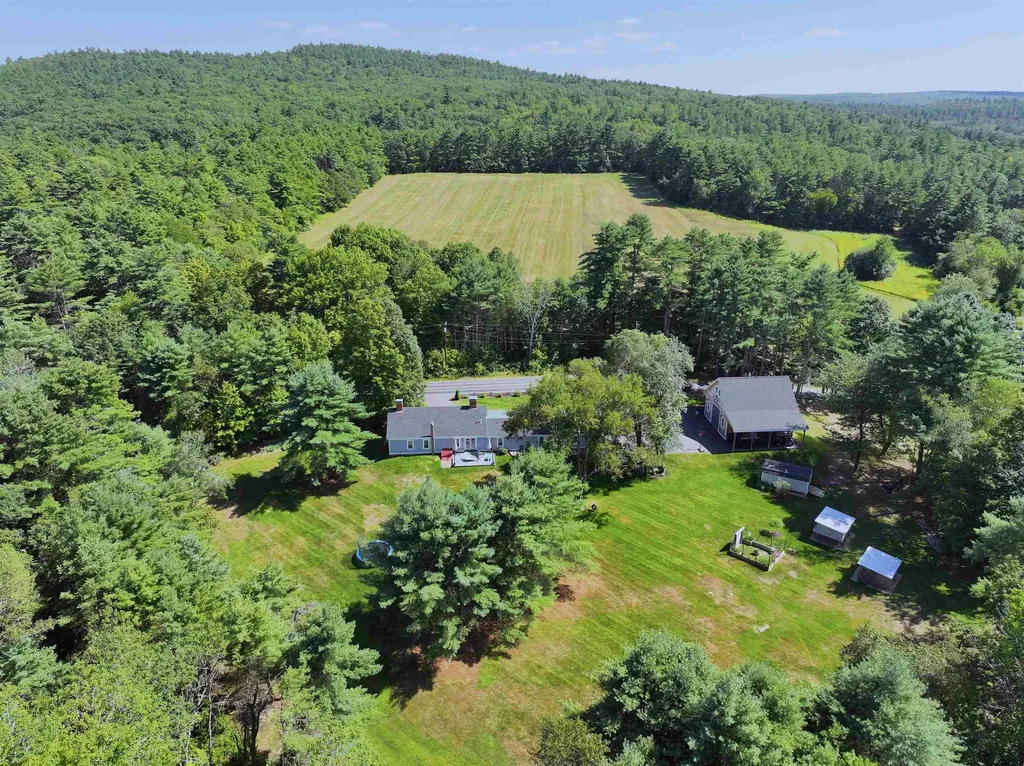 24 Deerfield Road Allenstown NH 03275